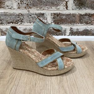 Toms Light Blue & Gold Wedges